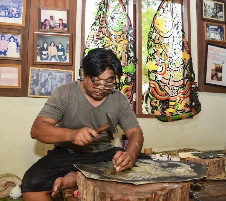 การทำหนังตะลุง