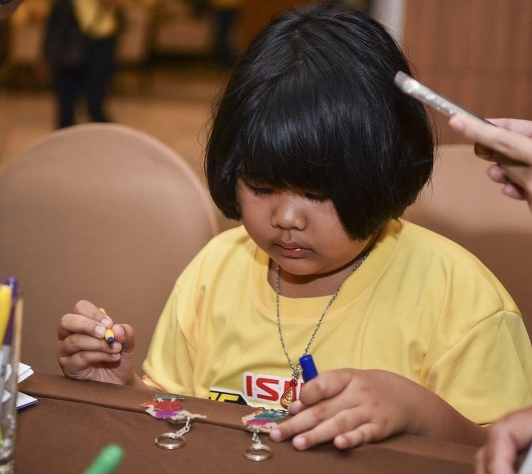 สมาชิกตัวน้อยระบายสีพวงกุญแจ