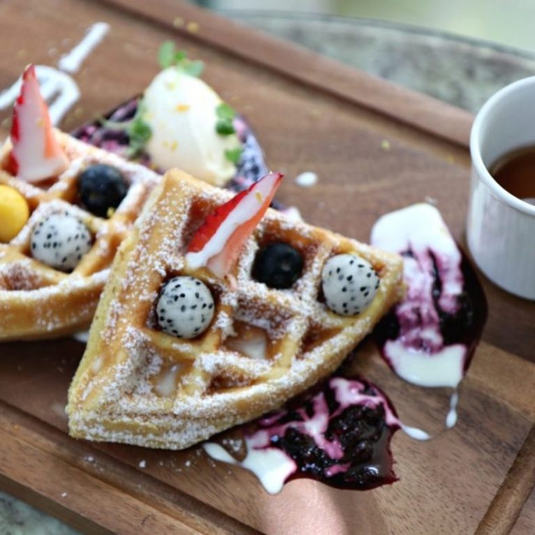 บลูเบอร์รี่-วาฟเฟิล-1024x683