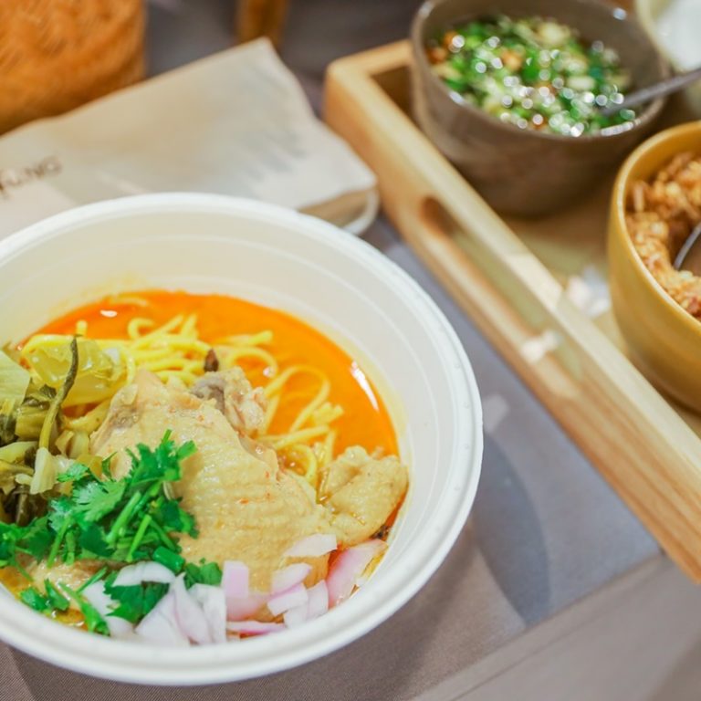 39.ข้าวซอยไก่