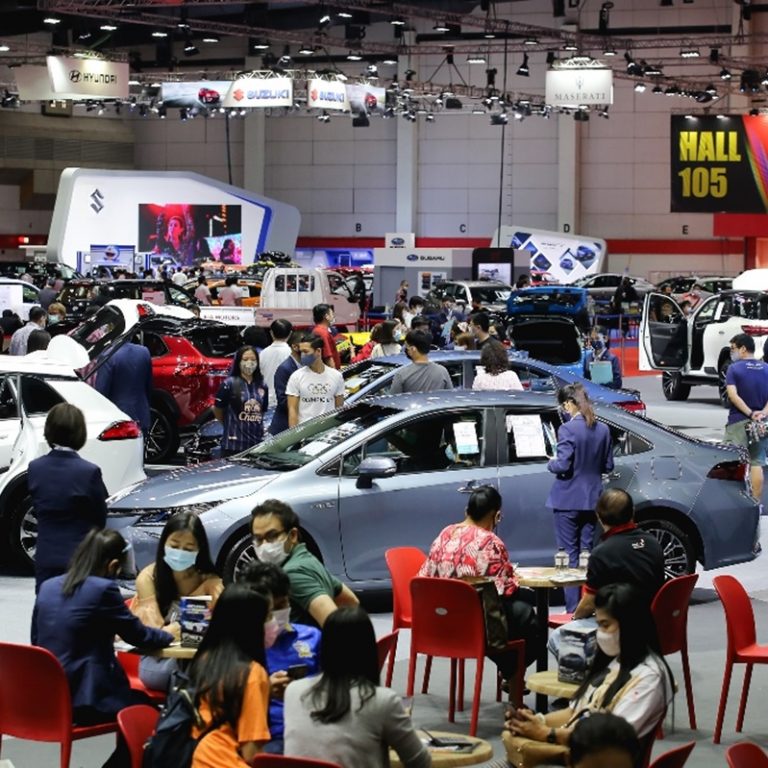 บรรยากาศการซื้อขายในงาน Big Motor Sale 2020 (5)