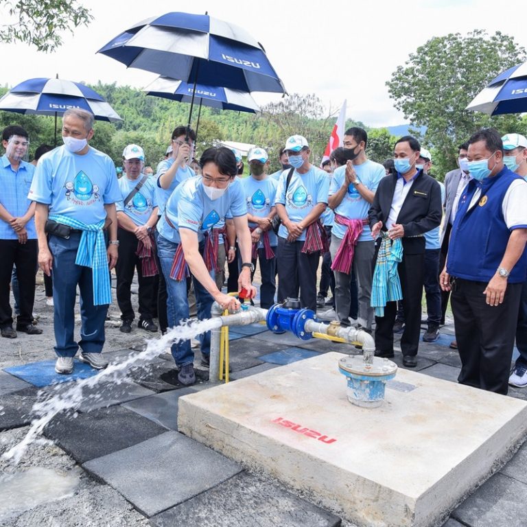 02. เยี่ยมชมบริเวณโรงเรียน