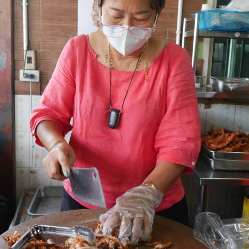 LINE_ALBUM_ภาพเดี่ยวเจ๊จงหมูทอด_๒๒๐๔๑๘_4