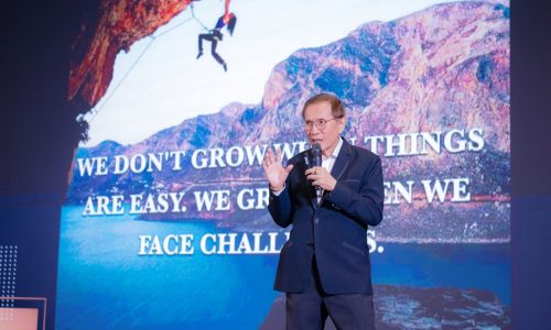 นายบุญชัย โชควัฒนา ประธานกรรมการ บริษัท สห_