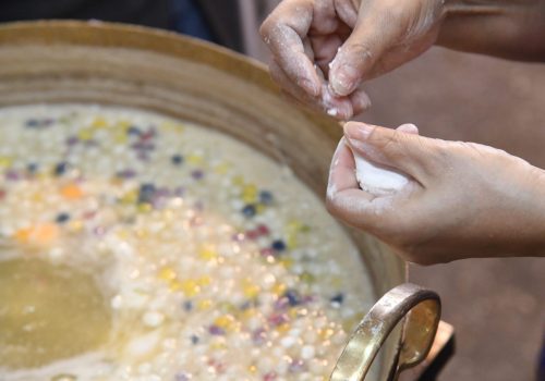 ปั้นบัวลอยหน้าเตา