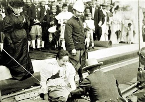 พระบาทสมเด็จพระจุลจอมเกล้าเจ้าอยู่หัว ทรงประกอบพิธีเปิดรถไฟหลวงสายแรก