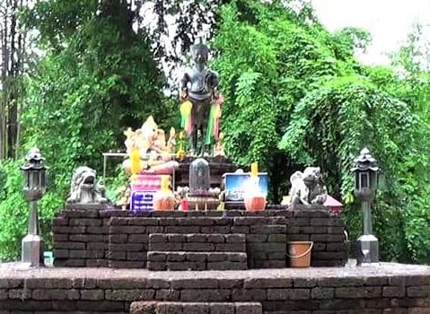 ศาลพระอิศวร เป็นที่ตั้งของเทวรูปพระอิศวรจำลอง